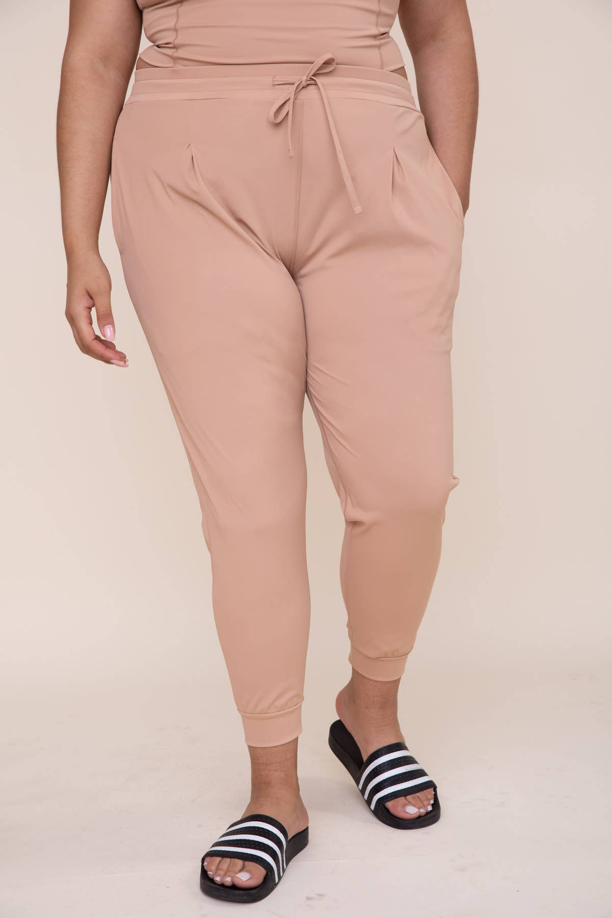 CURVY Solid Pleated Front Joggers
